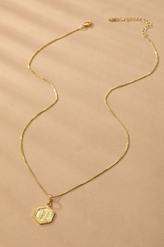 INTIAL GOLD NECKLACE